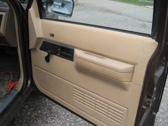 Image Title 1988 GMC 1500 Sierra Long Box 8' Pickup V6  3 Speedo